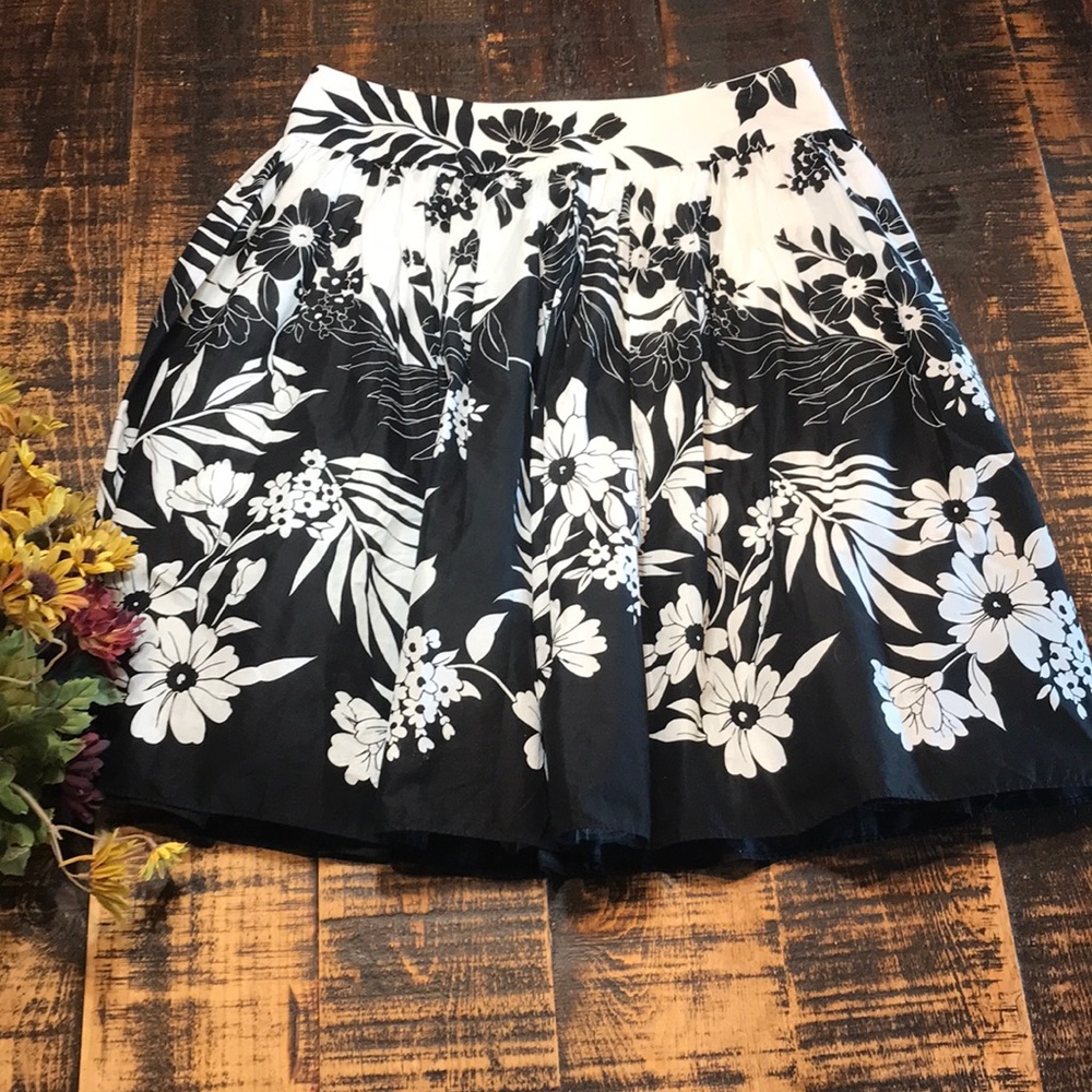 White House Black Market Floral Pattern Skirt